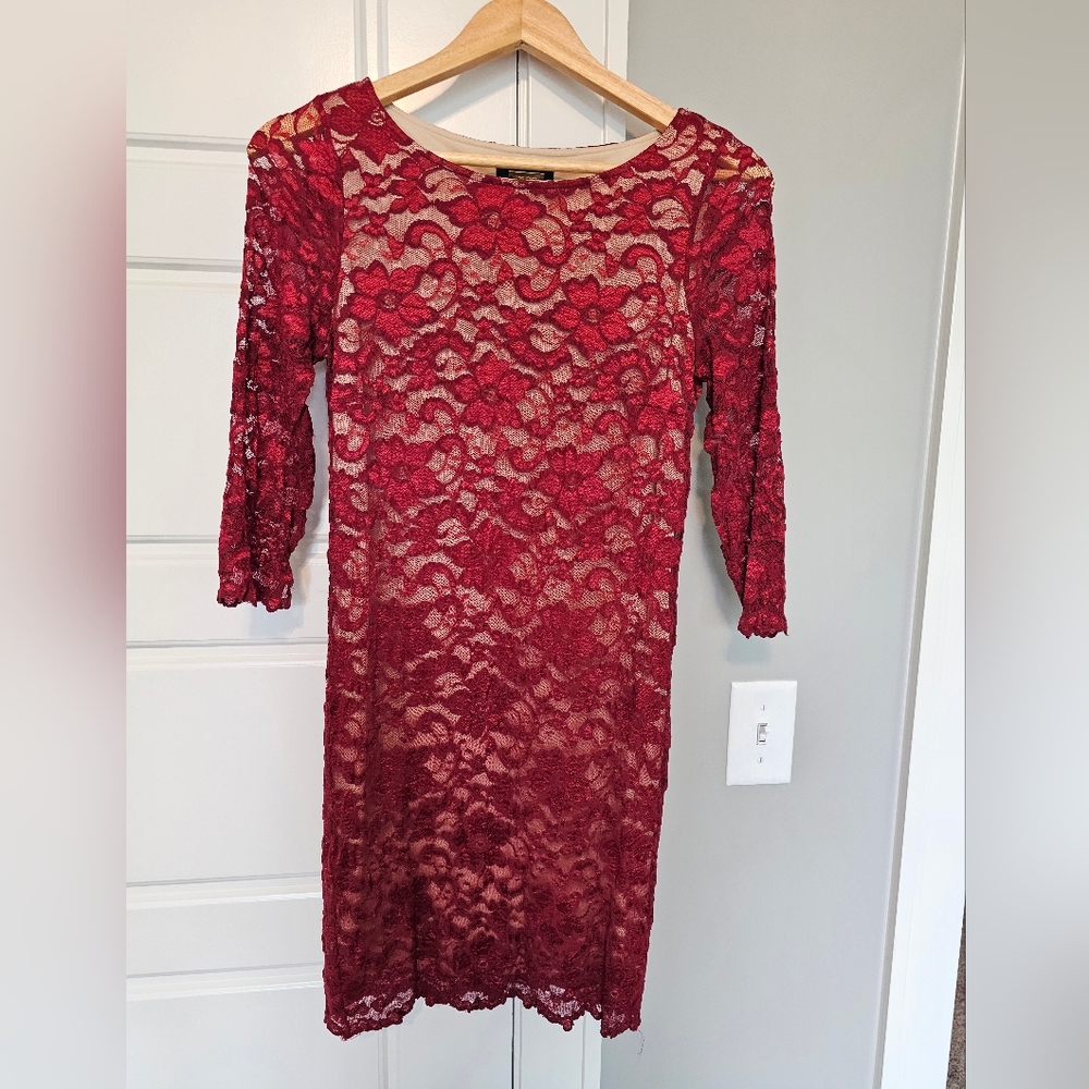 Alexia Admor Burgundy Lace Dress